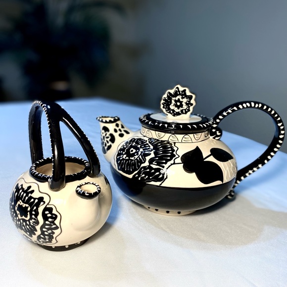 Teapot Blue Sky Heather Goldminc Cambria Nouveau Black Cream Teapot 2012 Floral - Picture 9 of 11